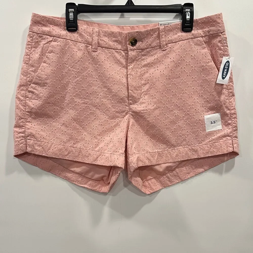 Old Navy Pink Eyelet Everyday Short NEW 3.5” Mid Rise Size 12 Pink Style 581992